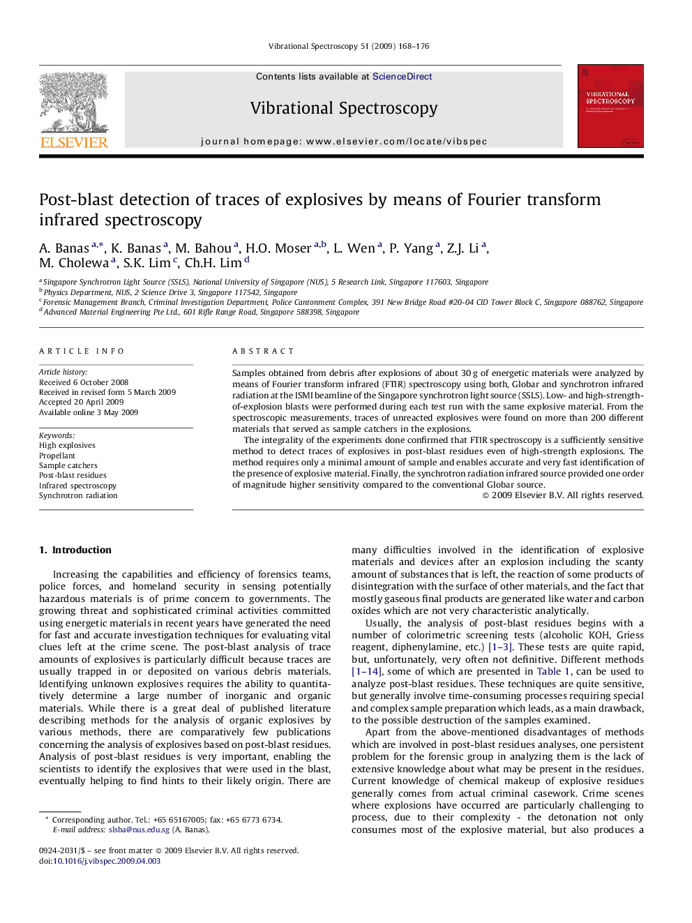 Post-blast detection of traces of explosives by means of Fourier transform infrared spectroscopy