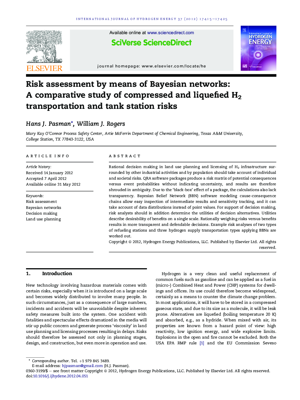 Risk assessment by means of Bayesian networks: A comparative study of compressed and liquefied H2 transportation and tank station risks