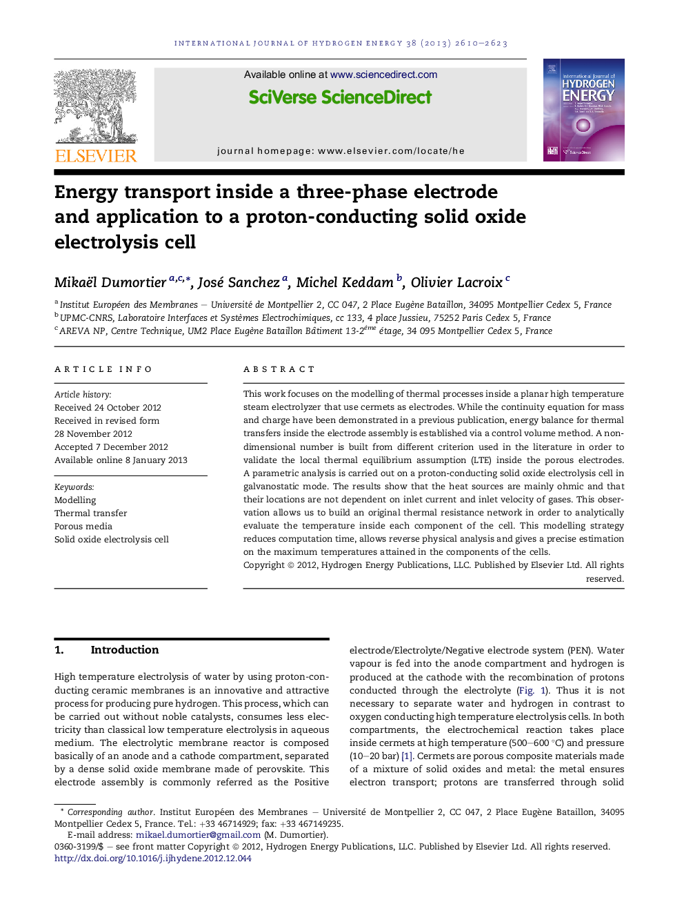 Energy transport inside a three-phase electrode and application to a proton-conducting solid oxide electrolysis cell