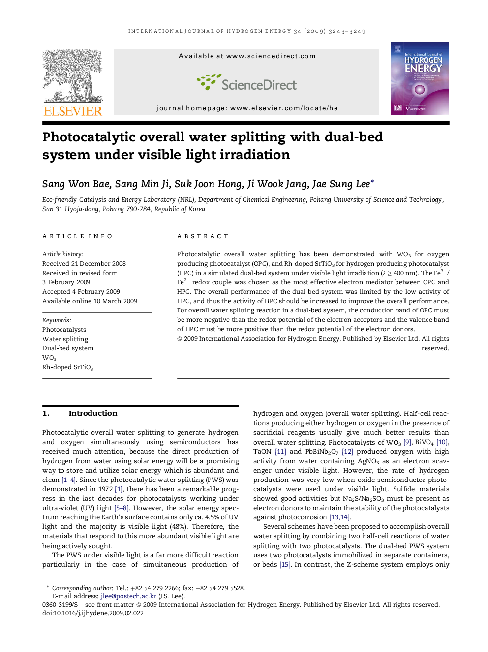 Photocatalytic overall water splitting with dual-bed system under visible light irradiation