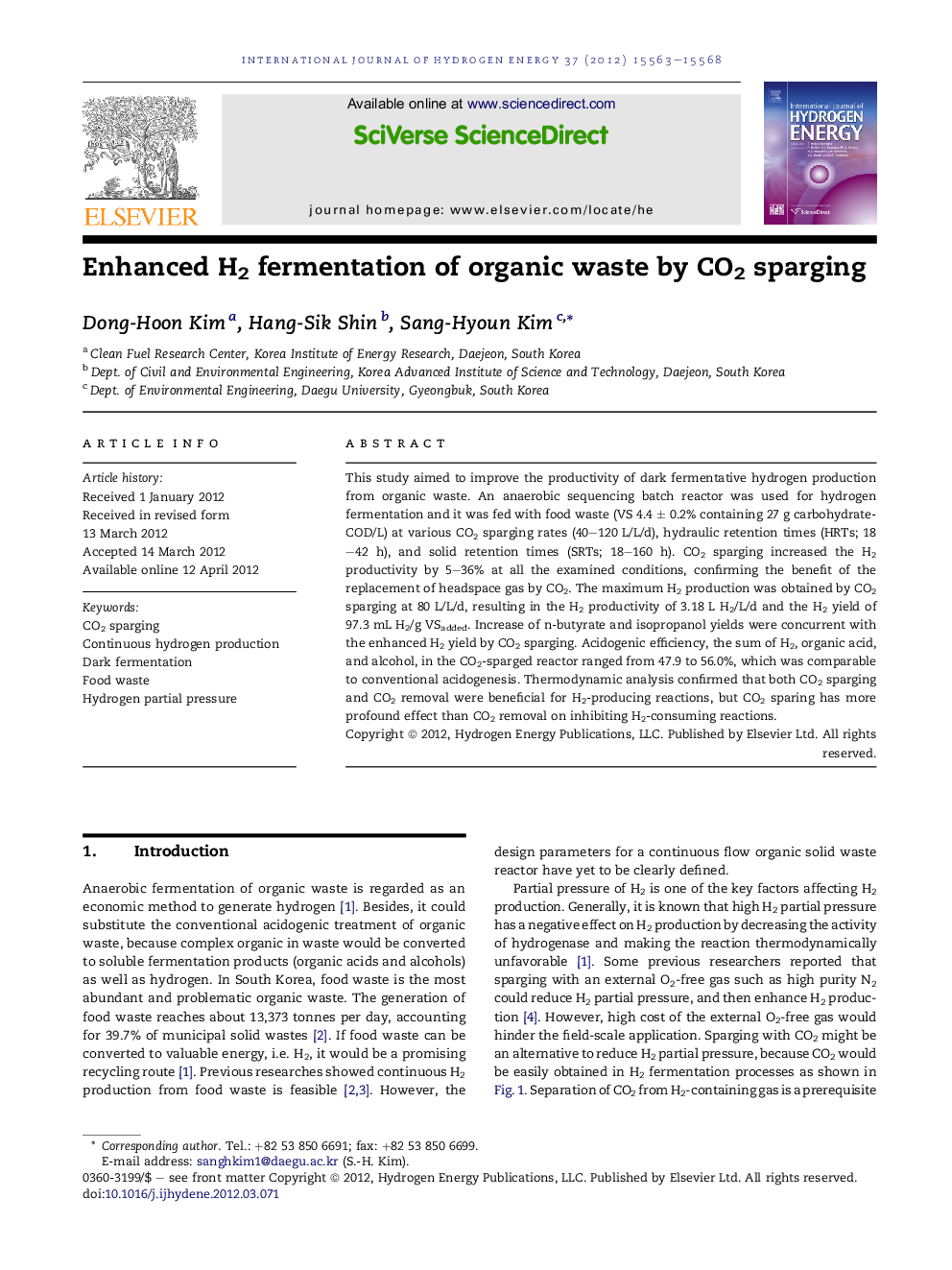 Enhanced H2 fermentation of organic waste by CO2 sparging