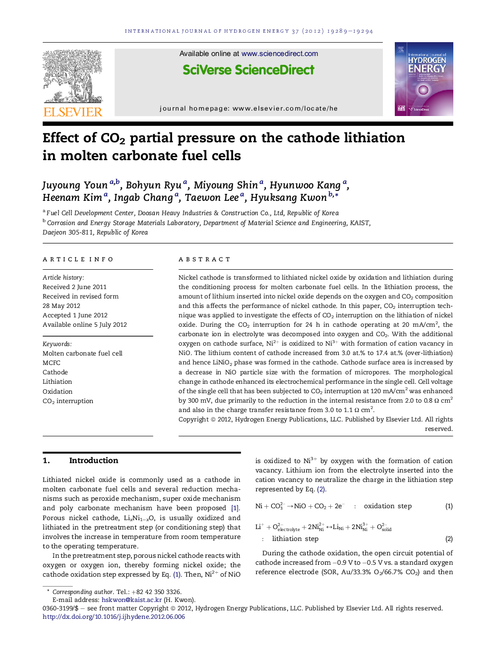 Effect of CO2 partial pressure on the cathode lithiation in molten carbonate fuel cells