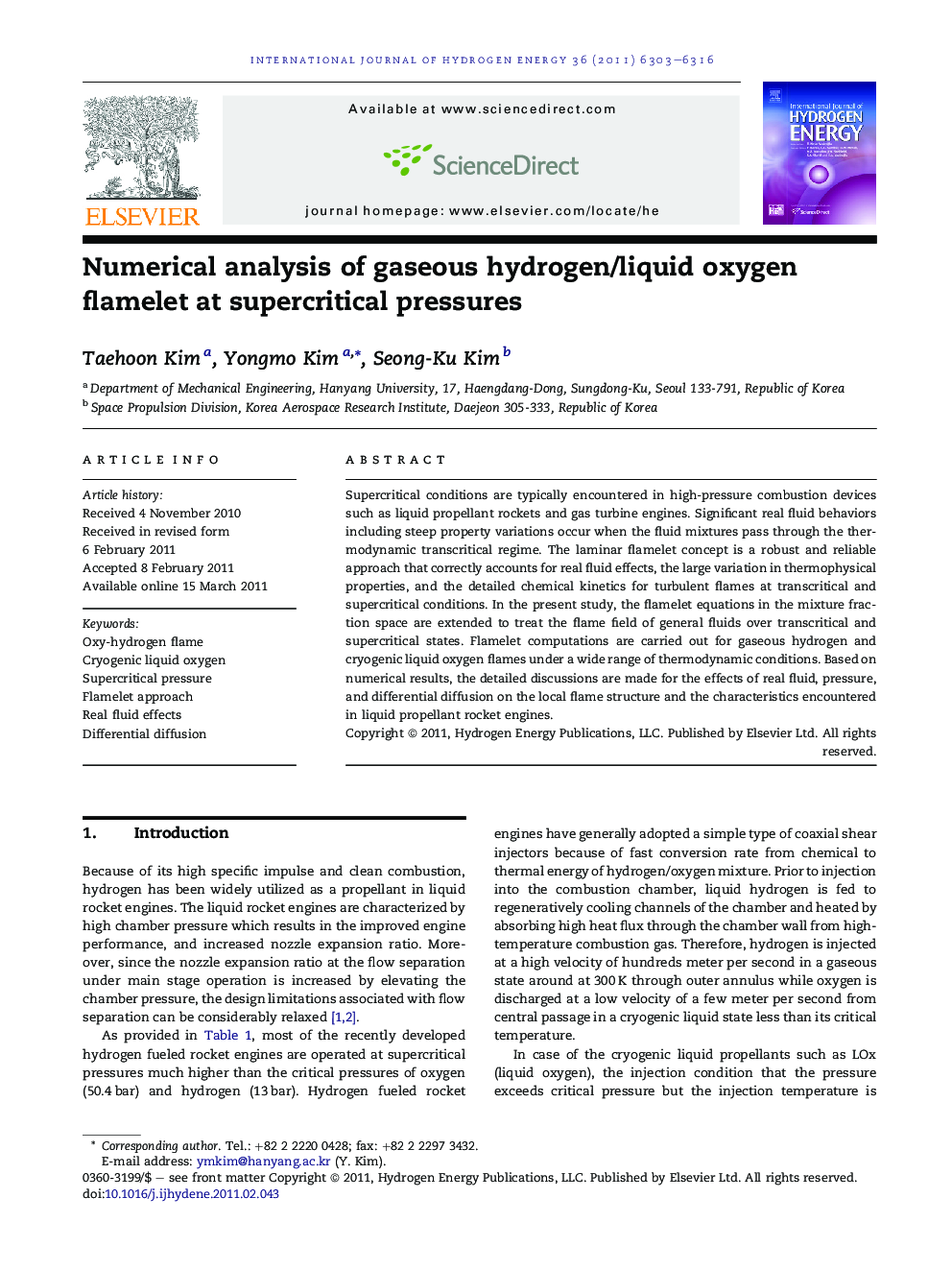 Numerical analysis of gaseous hydrogen/liquid oxygen flamelet at supercritical pressures