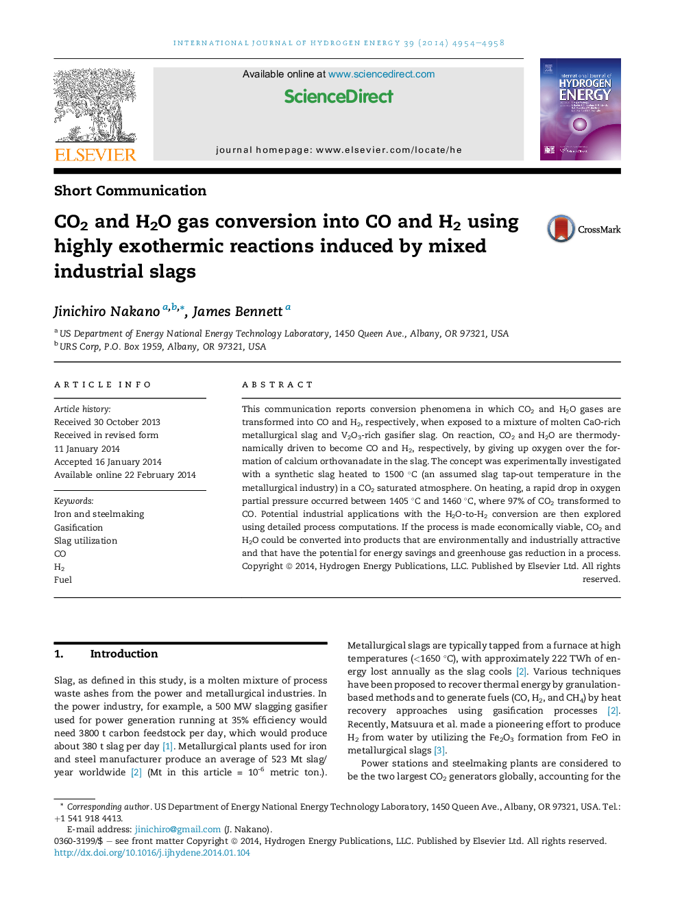 CO2 and H2O gas conversion into CO and H2 using highly exothermic reactions induced by mixed industrial slags