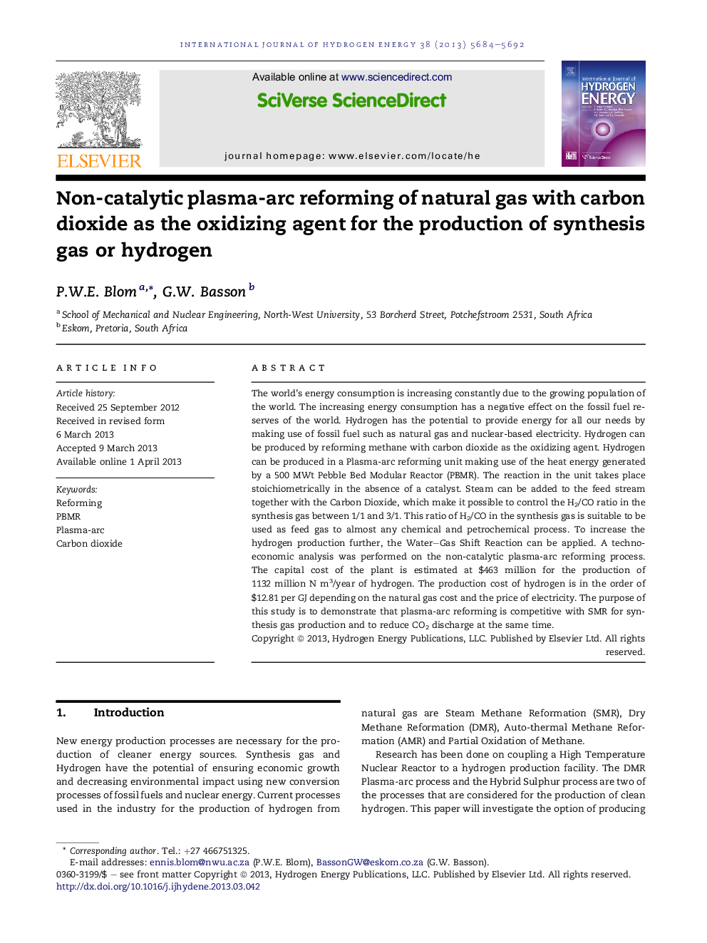 Non-catalytic plasma-arc reforming of natural gas with carbon dioxide as the oxidizing agent for the production of synthesis gas or hydrogen