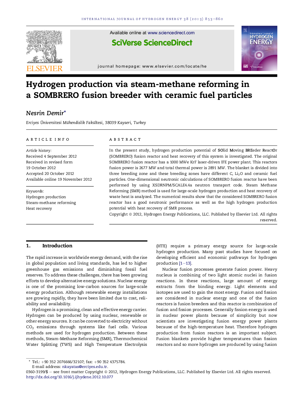 Hydrogen production via steam-methane reforming in a SOMBRERO fusion breeder with ceramic fuel particles