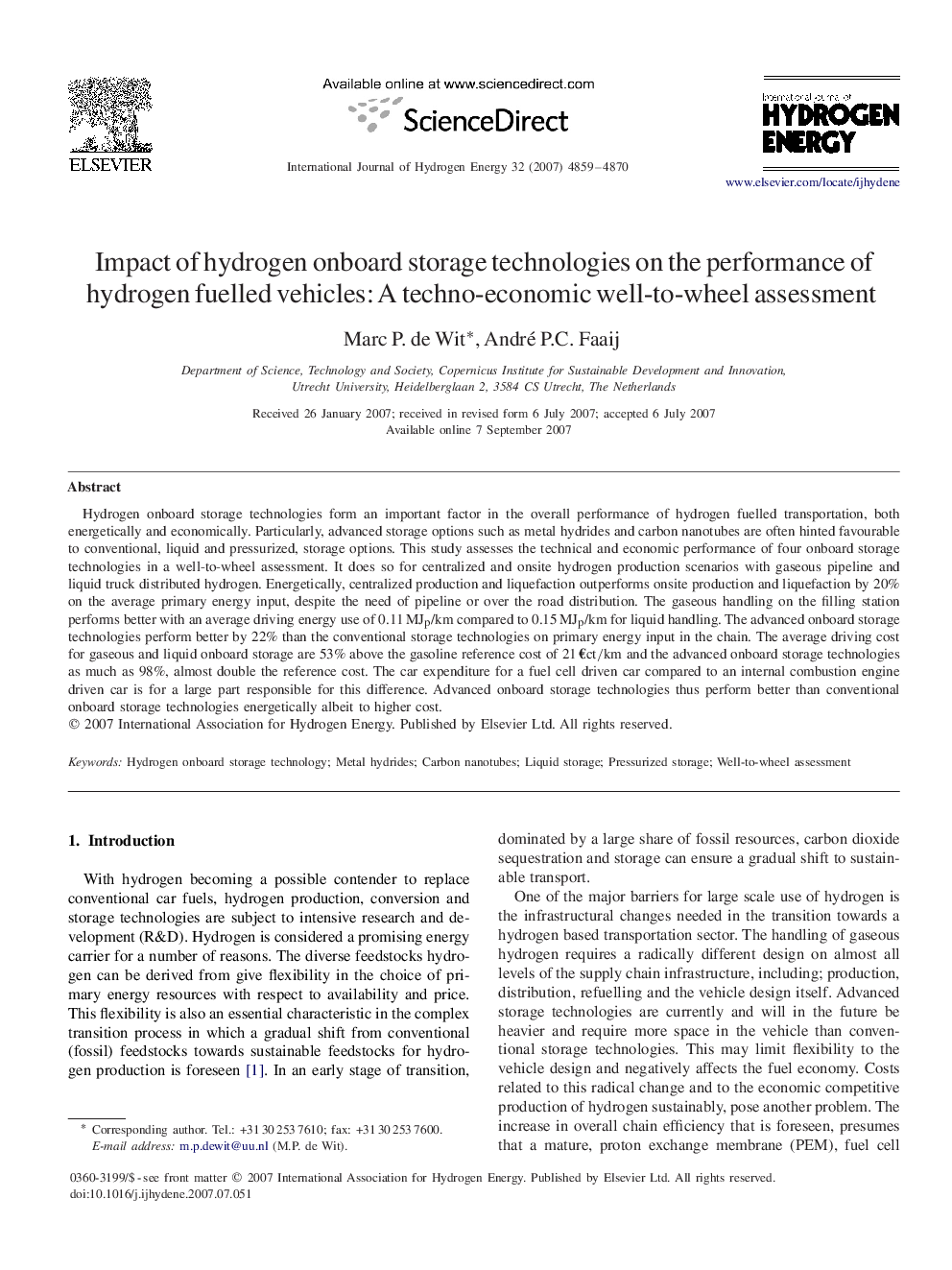 Impact of hydrogen onboard storage technologies on the performance of hydrogen fuelled vehicles: A techno-economic well-to-wheel assessment