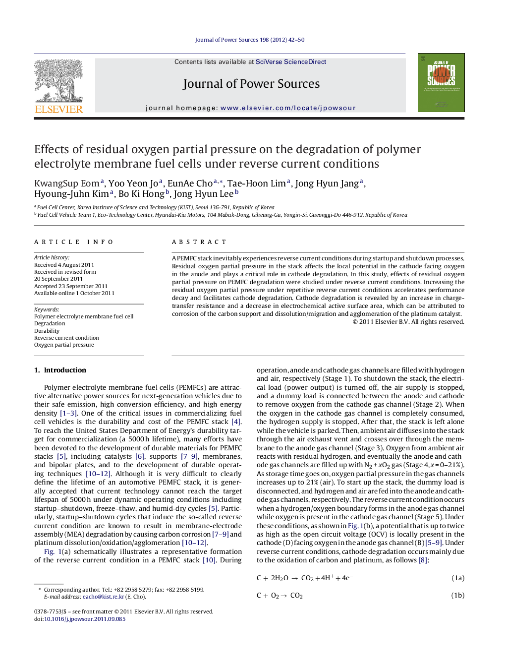 Effects of residual oxygen partial pressure on the degradation of polymer electrolyte membrane fuel cells under reverse current conditions