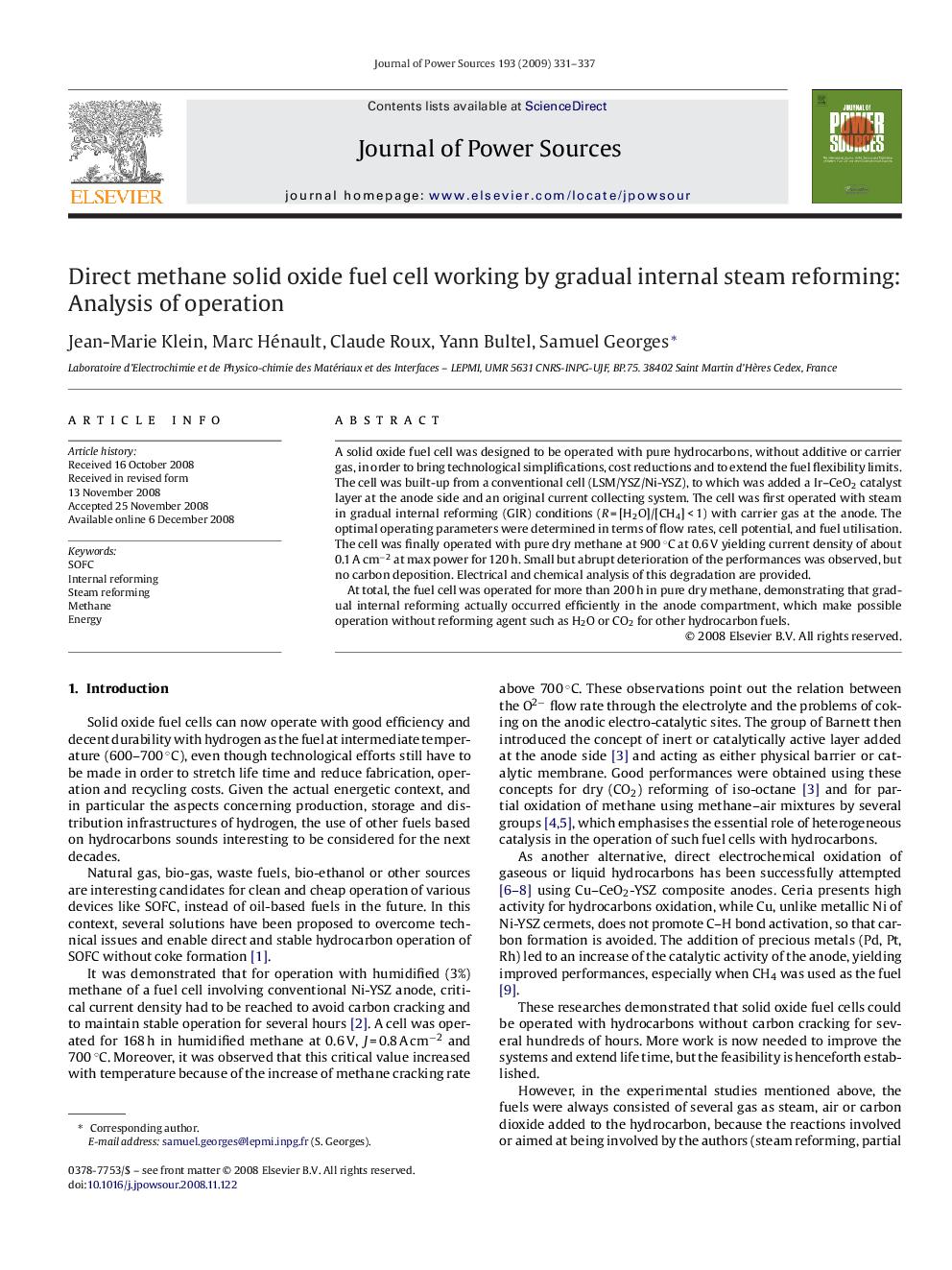 Direct methane solid oxide fuel cell working by gradual internal steam reforming: Analysis of operation