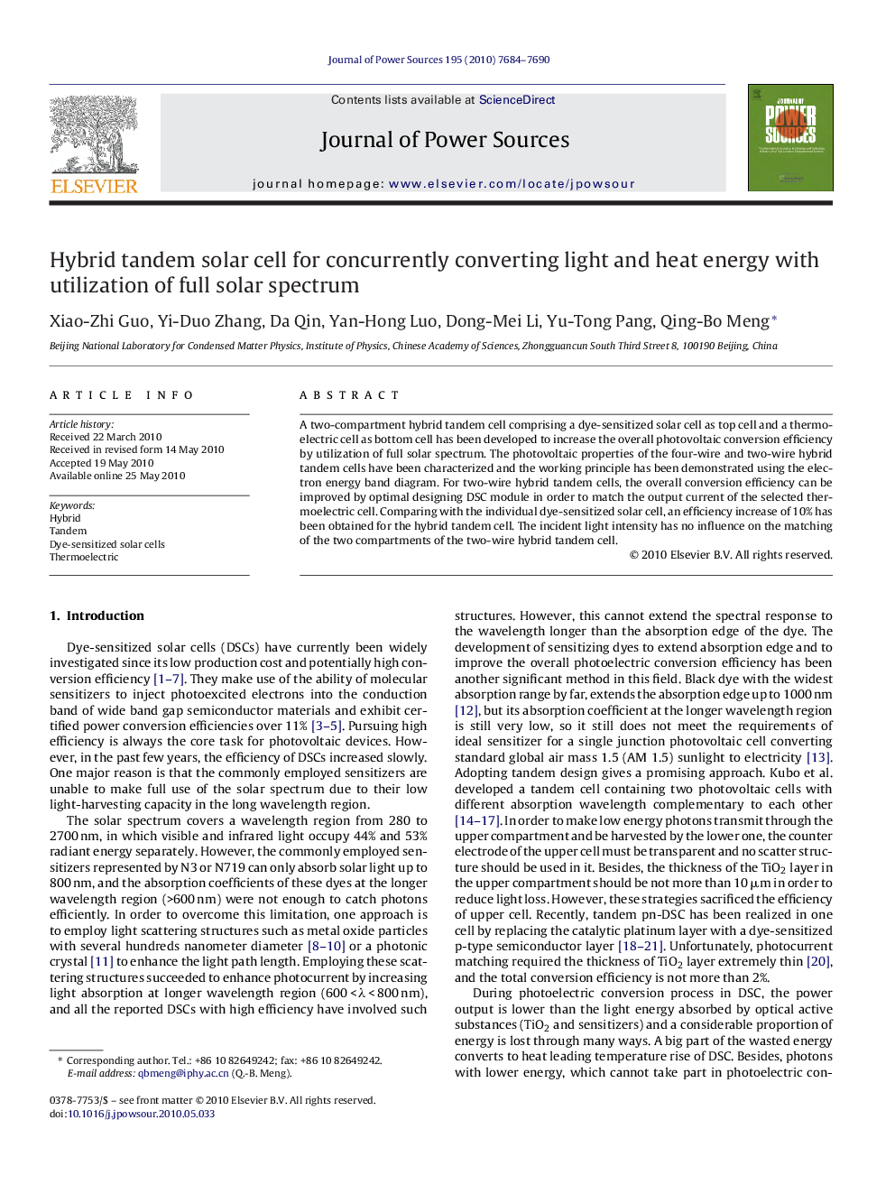 Hybrid tandem solar cell for concurrently converting light and heat energy with utilization of full solar spectrum