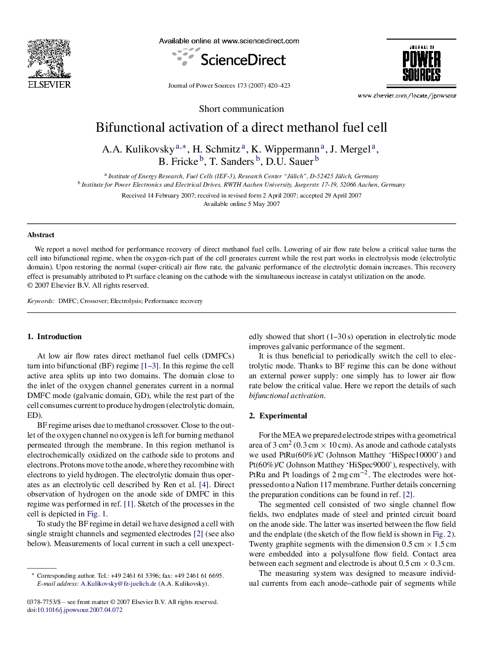 Bifunctional activation of a direct methanol fuel cell