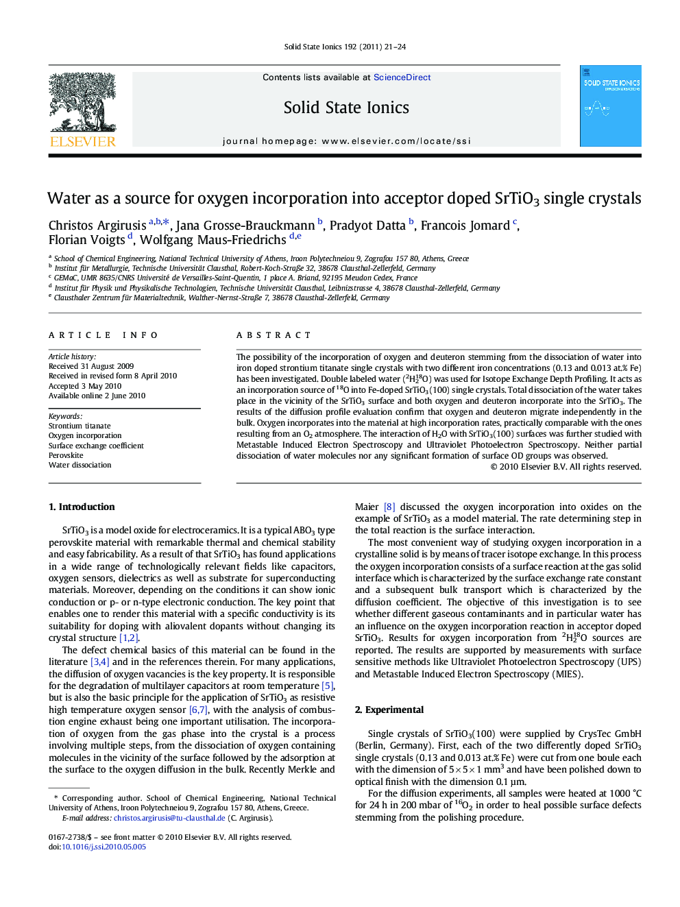 Water as a source for oxygen incorporation into acceptor doped SrTiO3 single crystals