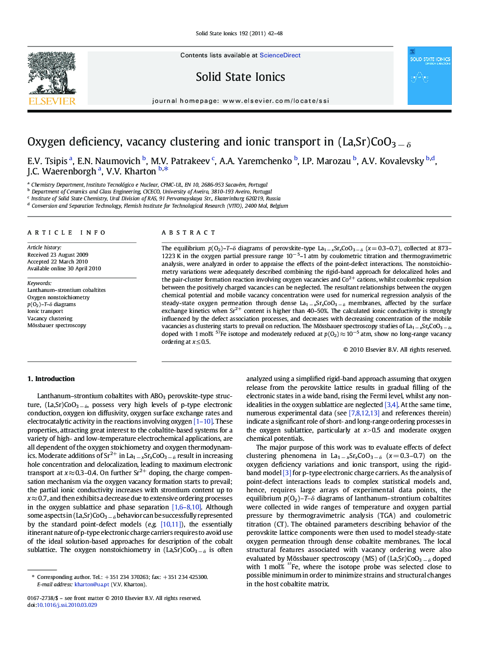 Oxygen deficiency, vacancy clustering and ionic transport in (La,Sr)CoO3 − δ