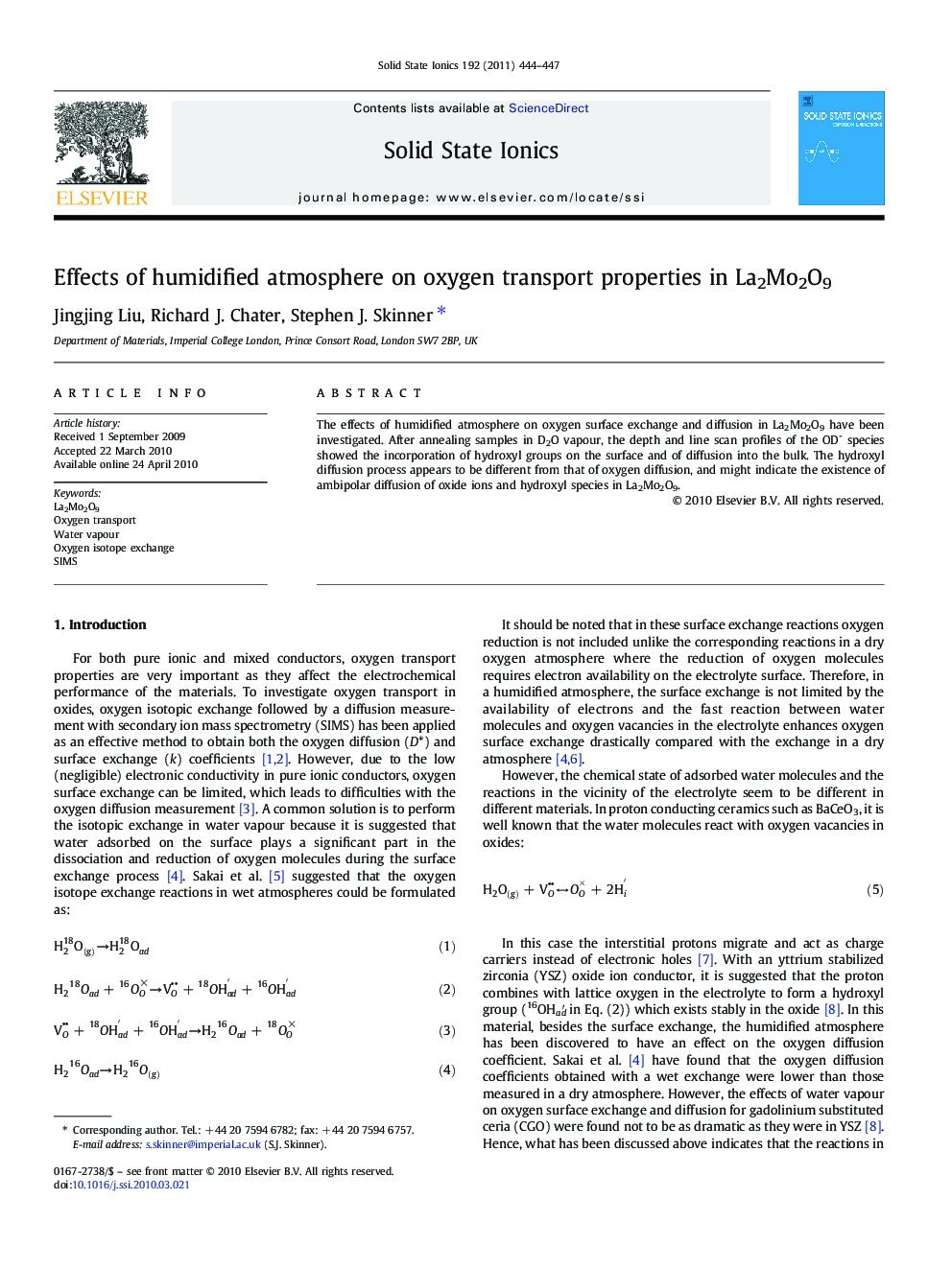 Effects of humidified atmosphere on oxygen transport properties in La2Mo2O9