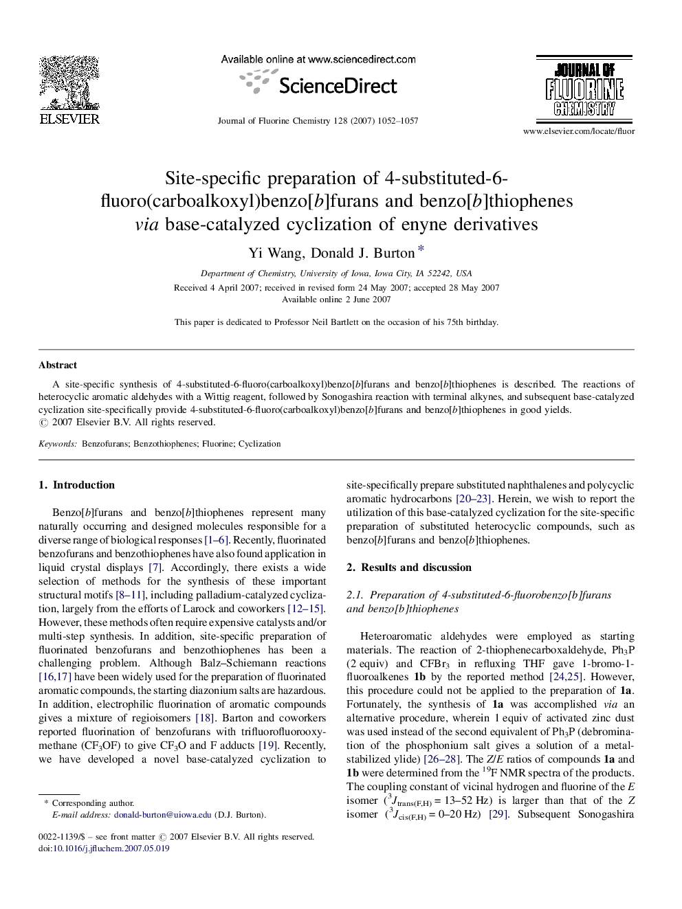 Site-specific preparation of 4-substituted-6-fluoro(carboalkoxyl)benzo[b]furans and benzo[b]thiophenes via base-catalyzed cyclization of enyne derivatives