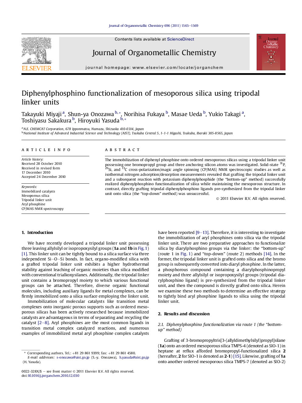 Diphenylphosphino functionalization of mesoporous silica using tripodal linker units