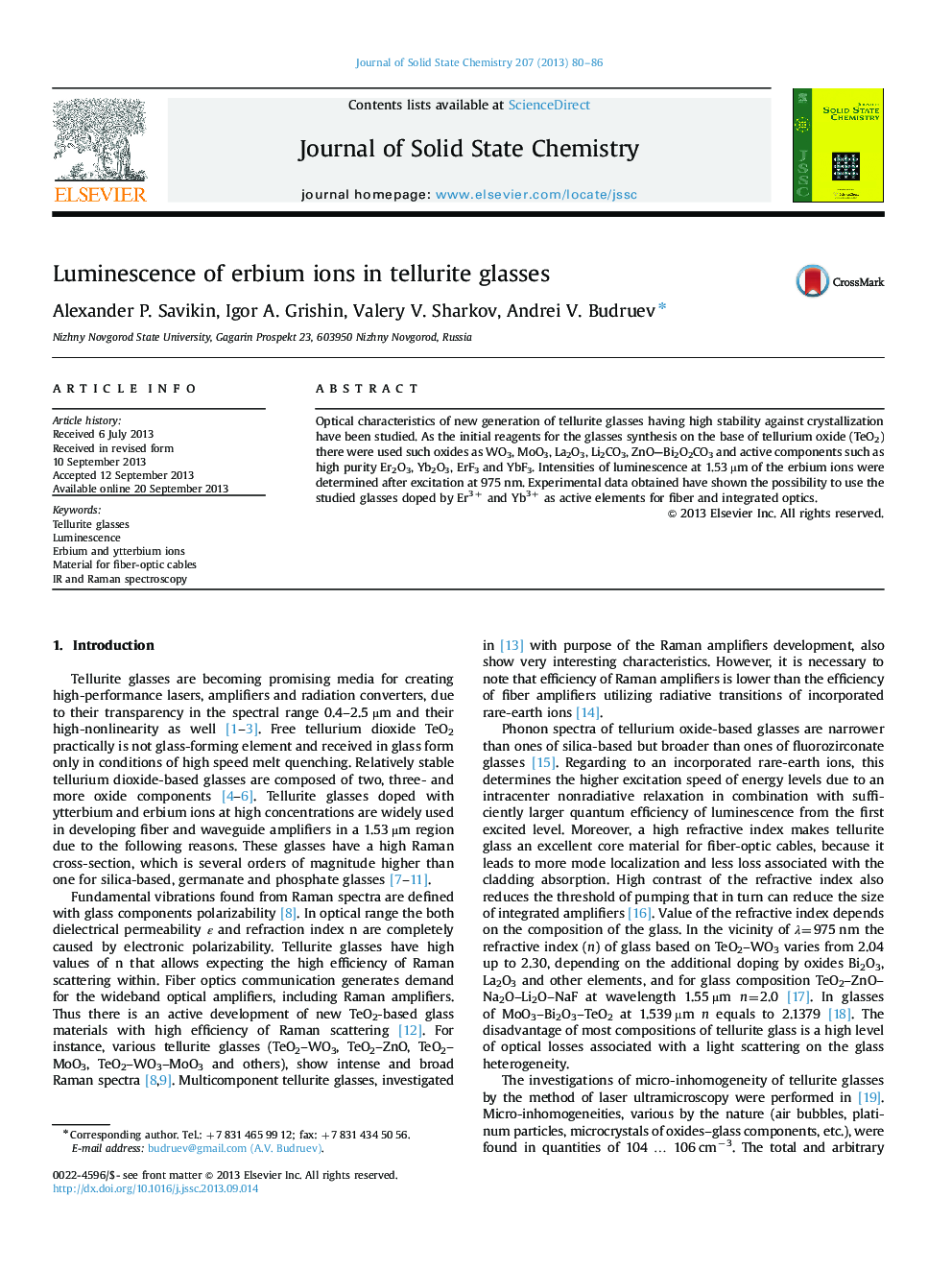 Luminescence of erbium ions in tellurite glasses