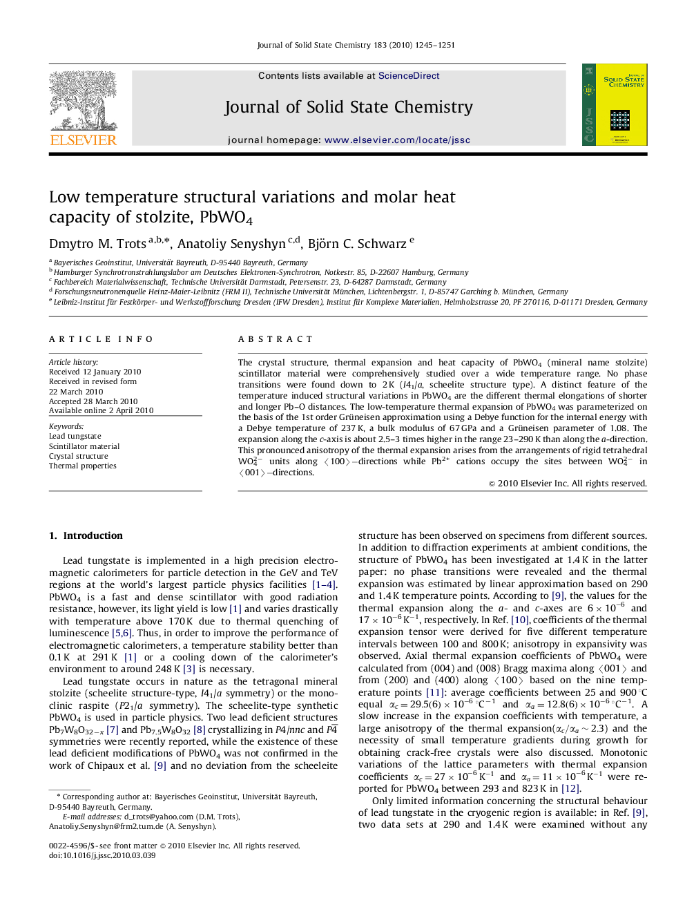 Low temperature structural variations and molar heat capacity of stolzite, PbWO4