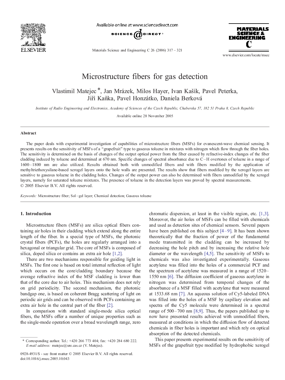 Microstructure fibers for gas detection