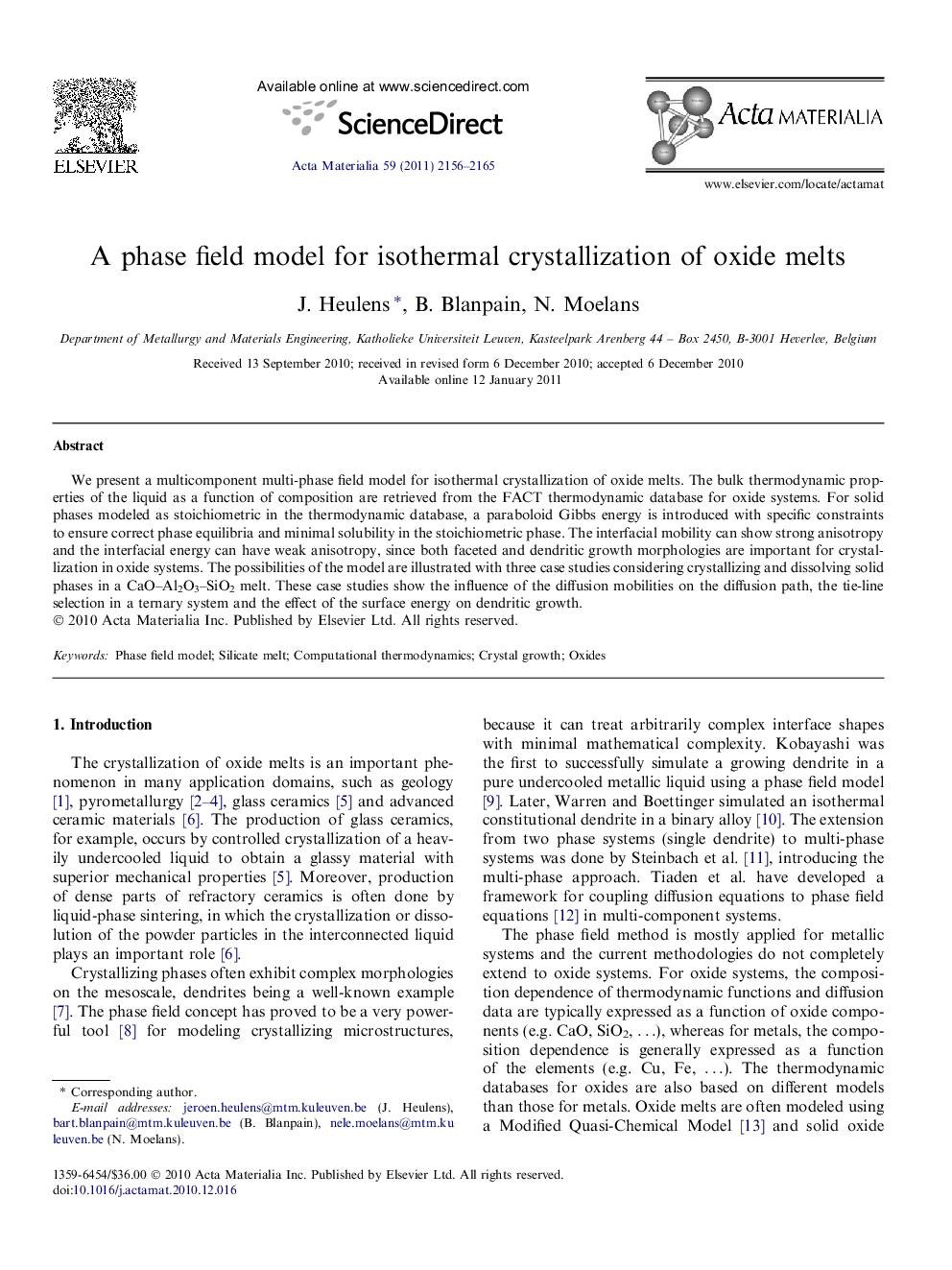 A phase field model for isothermal crystallization of oxide melts