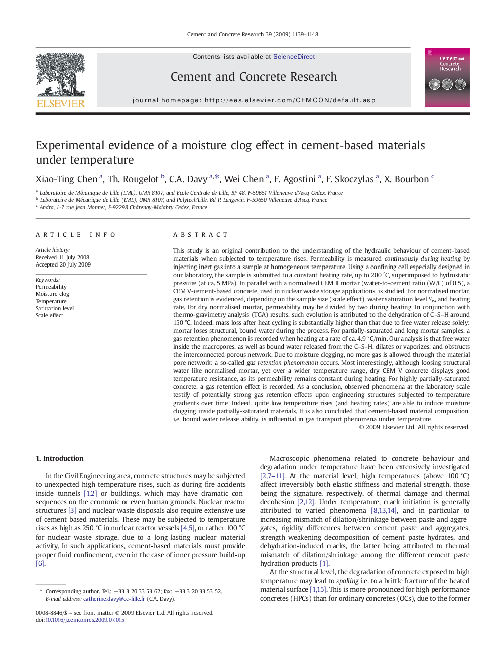 Experimental evidence of a moisture clog effect in cement-based materials under temperature