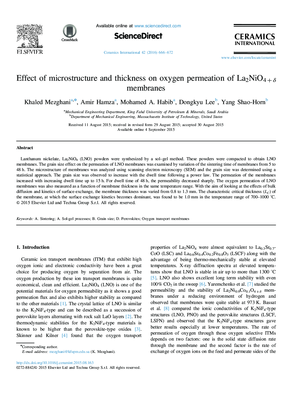 Effect of microstructure and thickness on oxygen permeation of La2NiO4+δ membranes