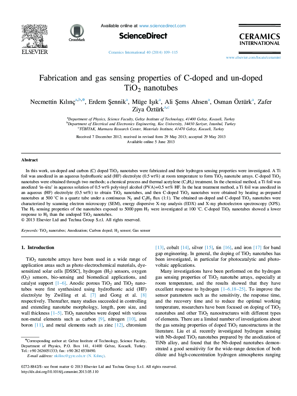 Fabrication and gas sensing properties of C-doped and un-doped TiO2 nanotubes