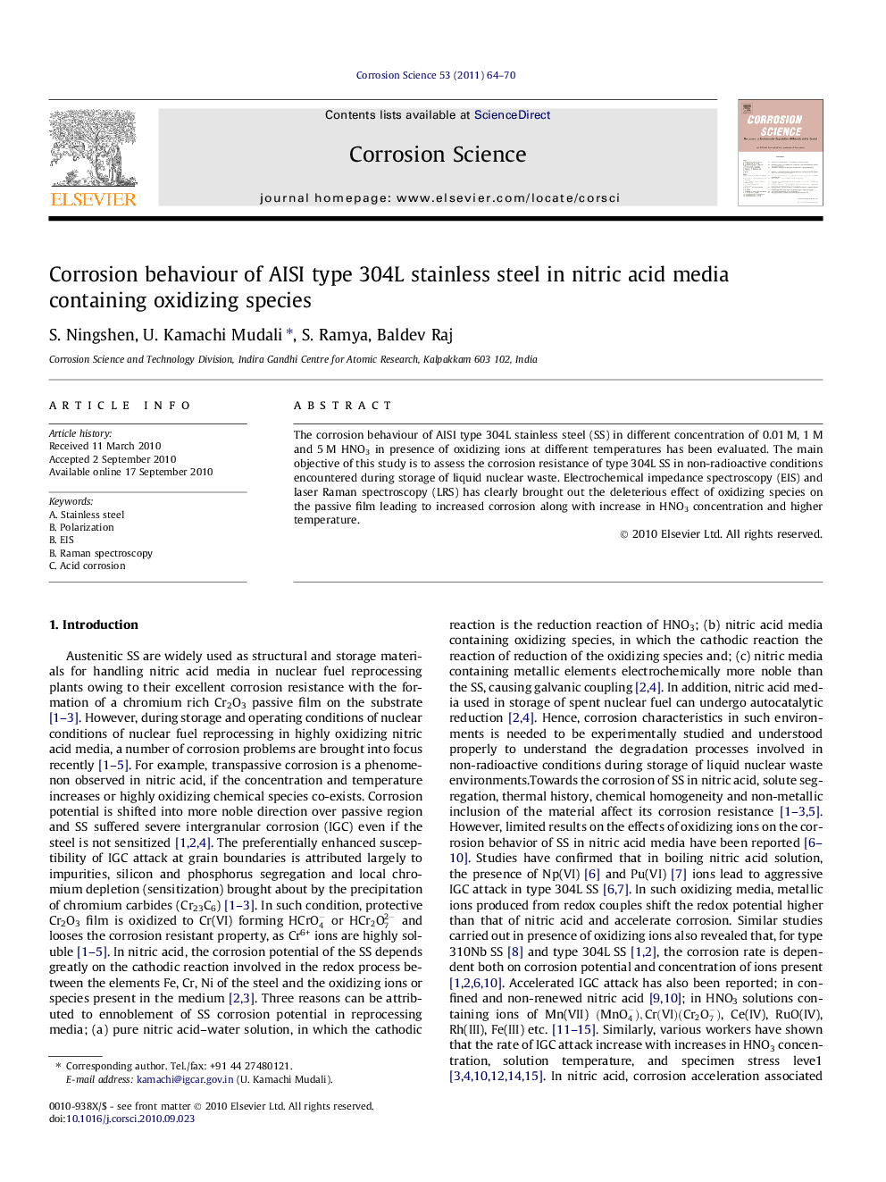 Corrosion behaviour of AISI type 304L stainless steel in nitric acid media containing oxidizing species