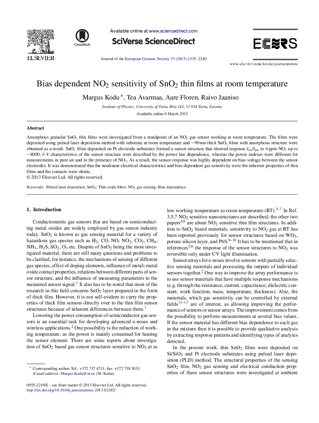 Bias dependent NO2 sensitivity of SnO2 thin films at room temperature