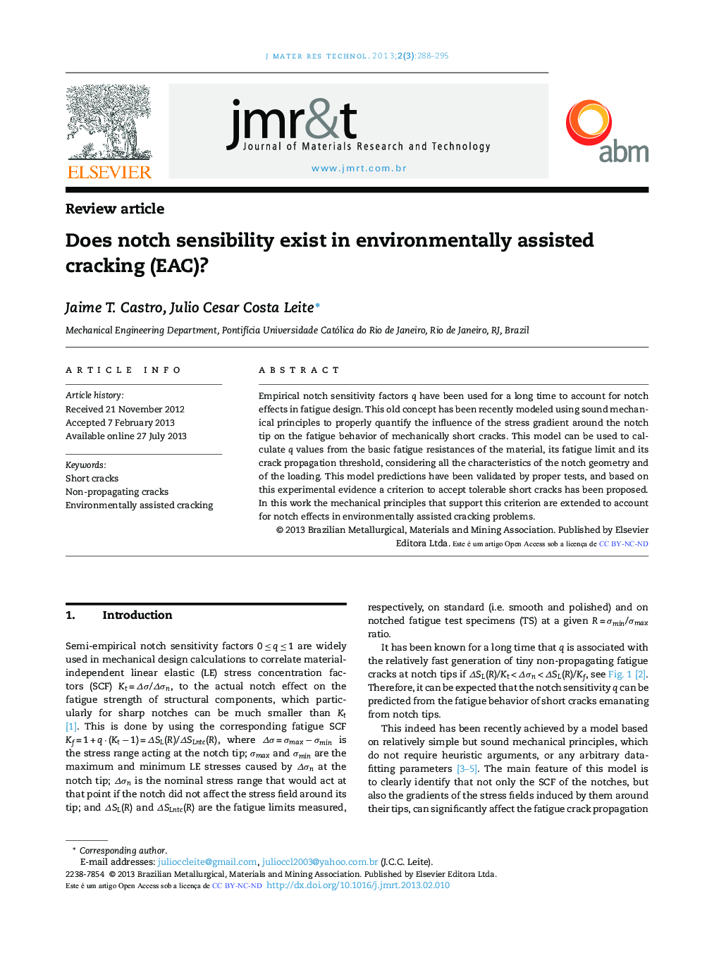 Does notch sensibility exist in environmentally assisted cracking (EAC)?