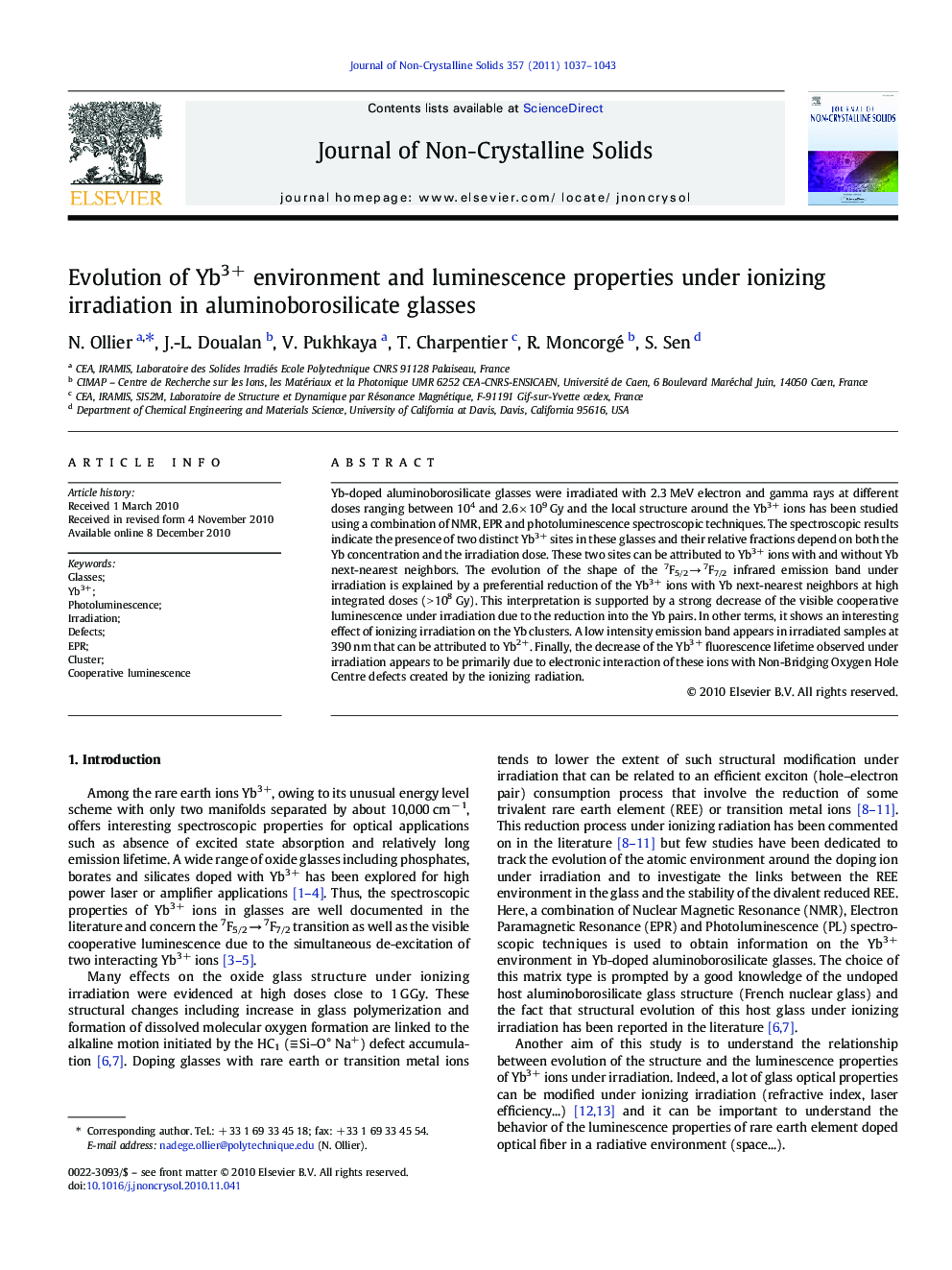 Evolution of Yb3+ environment and luminescence properties under ionizing irradiation in aluminoborosilicate glasses