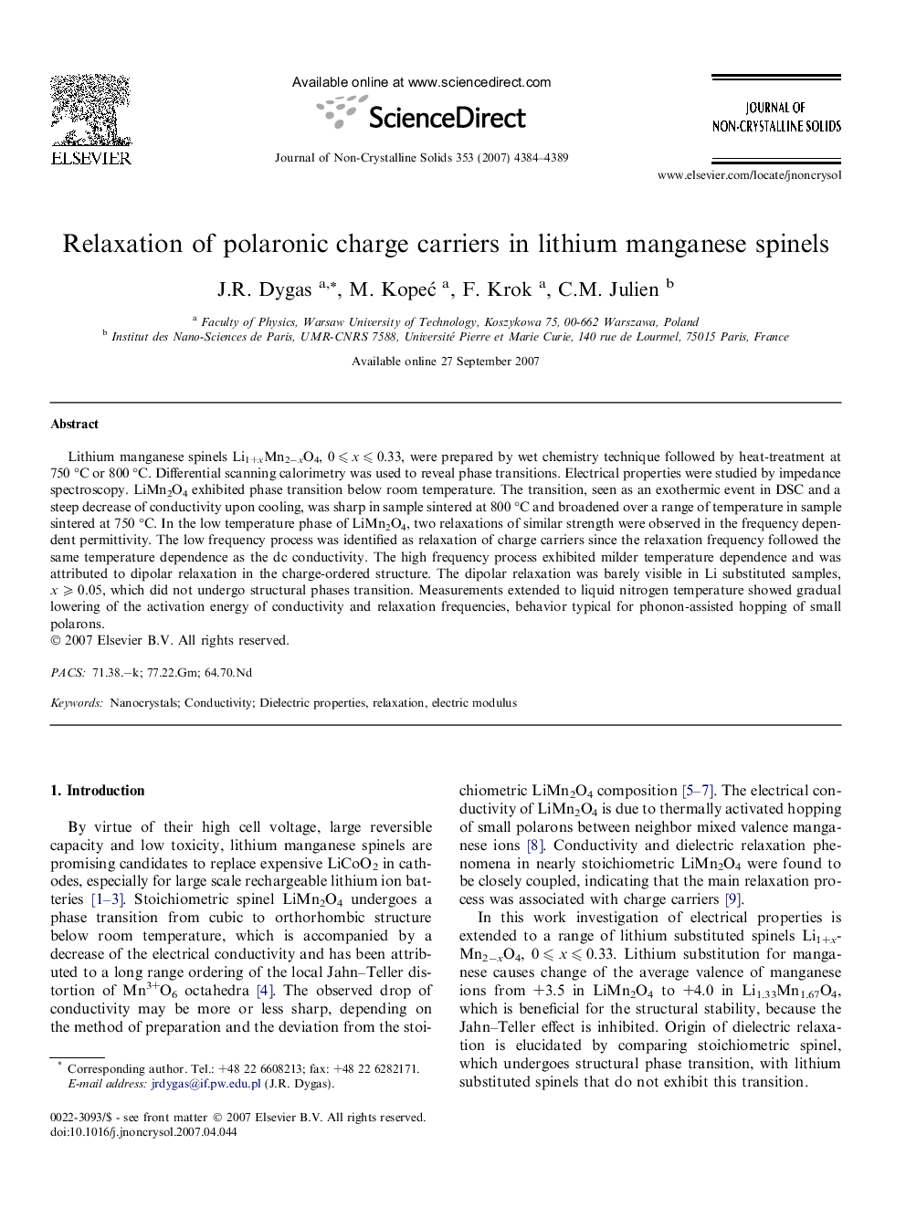 Relaxation of polaronic charge carriers in lithium manganese spinels