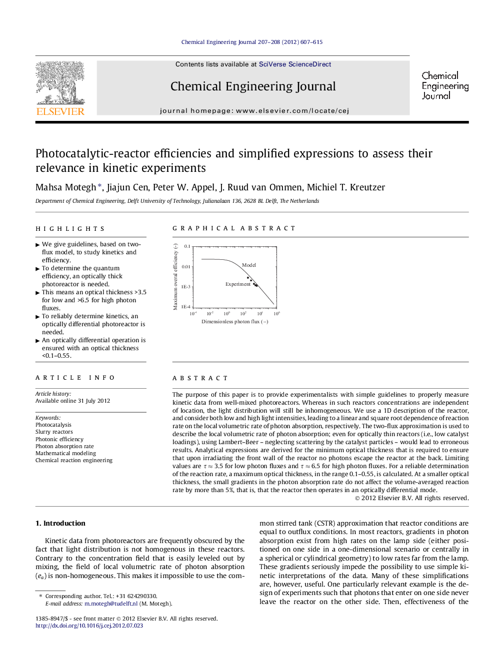 Photocatalytic-reactor efficiencies and simplified expressions to assess their relevance in kinetic experiments