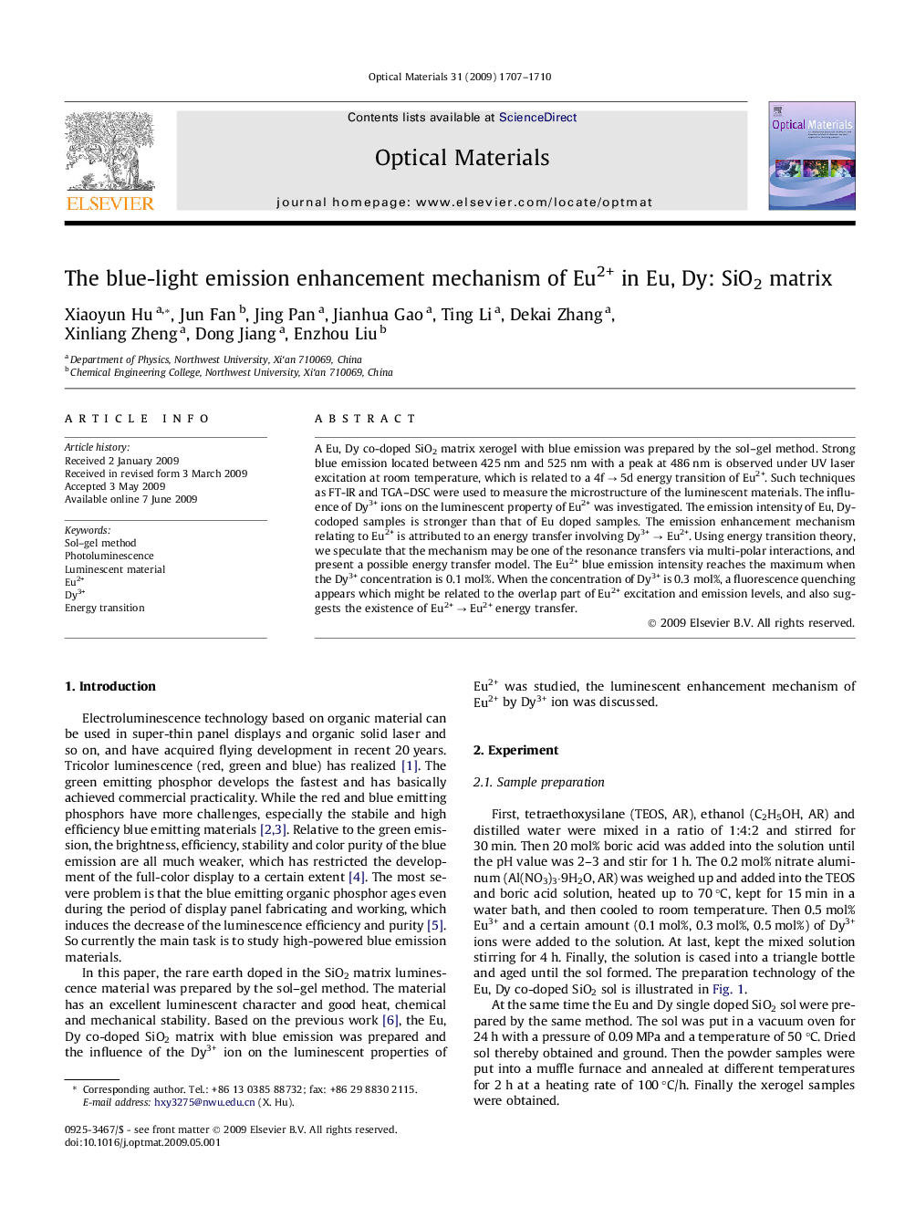 The blue-light emission enhancement mechanism of Eu2+ in Eu, Dy: SiO2 matrix