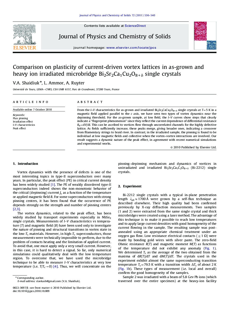 Comparison on plasticity of current-driven vortex lattices in as-grown and heavy ion irradiated microbridge Bi2Sr2Ca1Cu2O8+Î´ single crystals