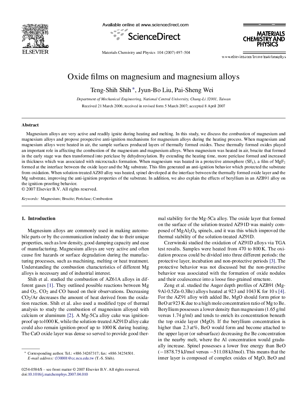 Oxide films on magnesium and magnesium alloys