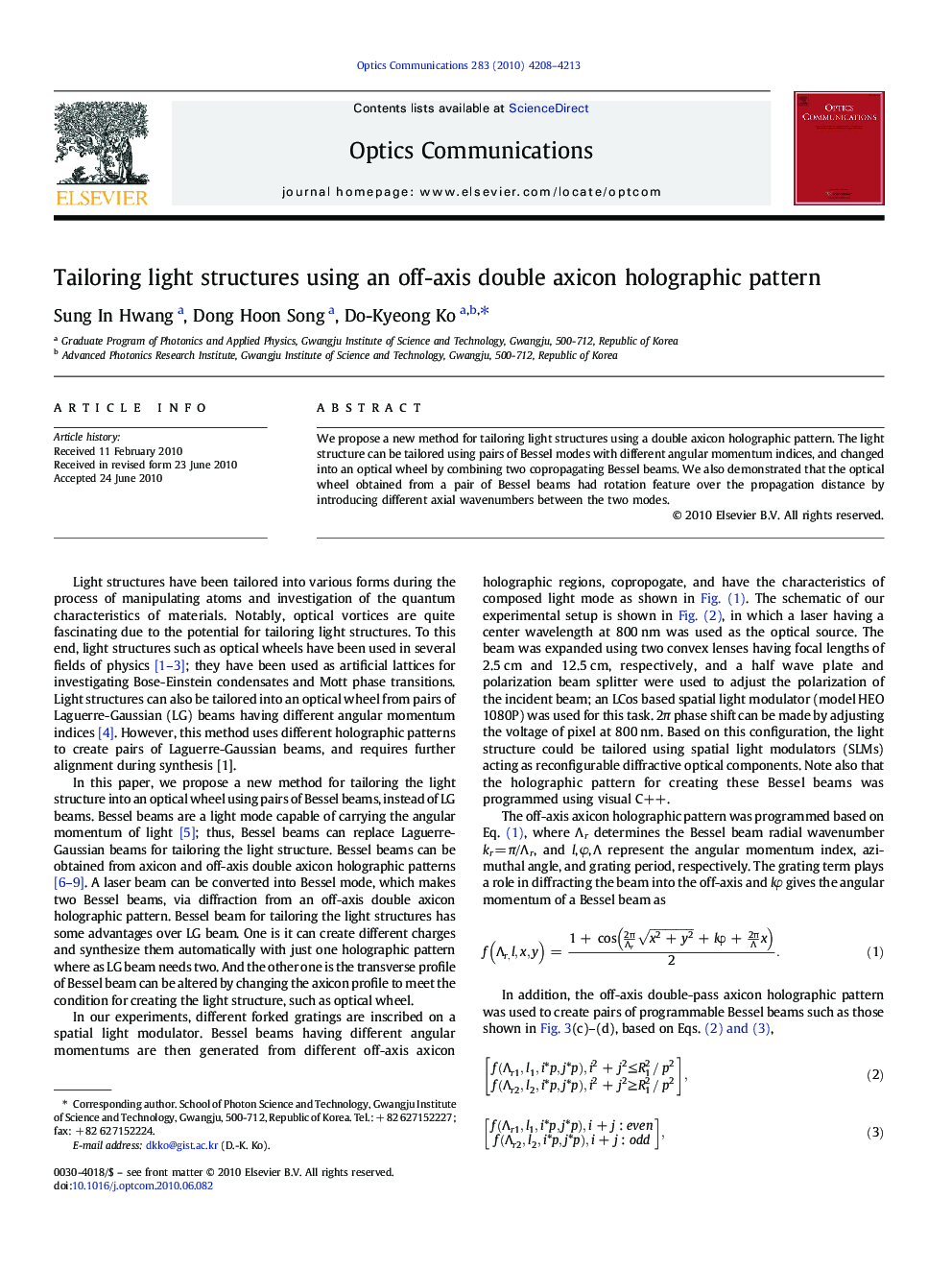 Tailoring light structures using an off-axis double axicon holographic pattern