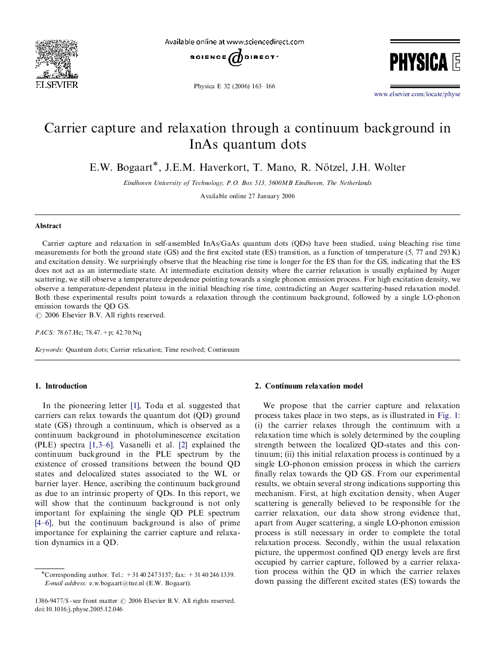 Carrier capture and relaxation through a continuum background in InAs quantum dots