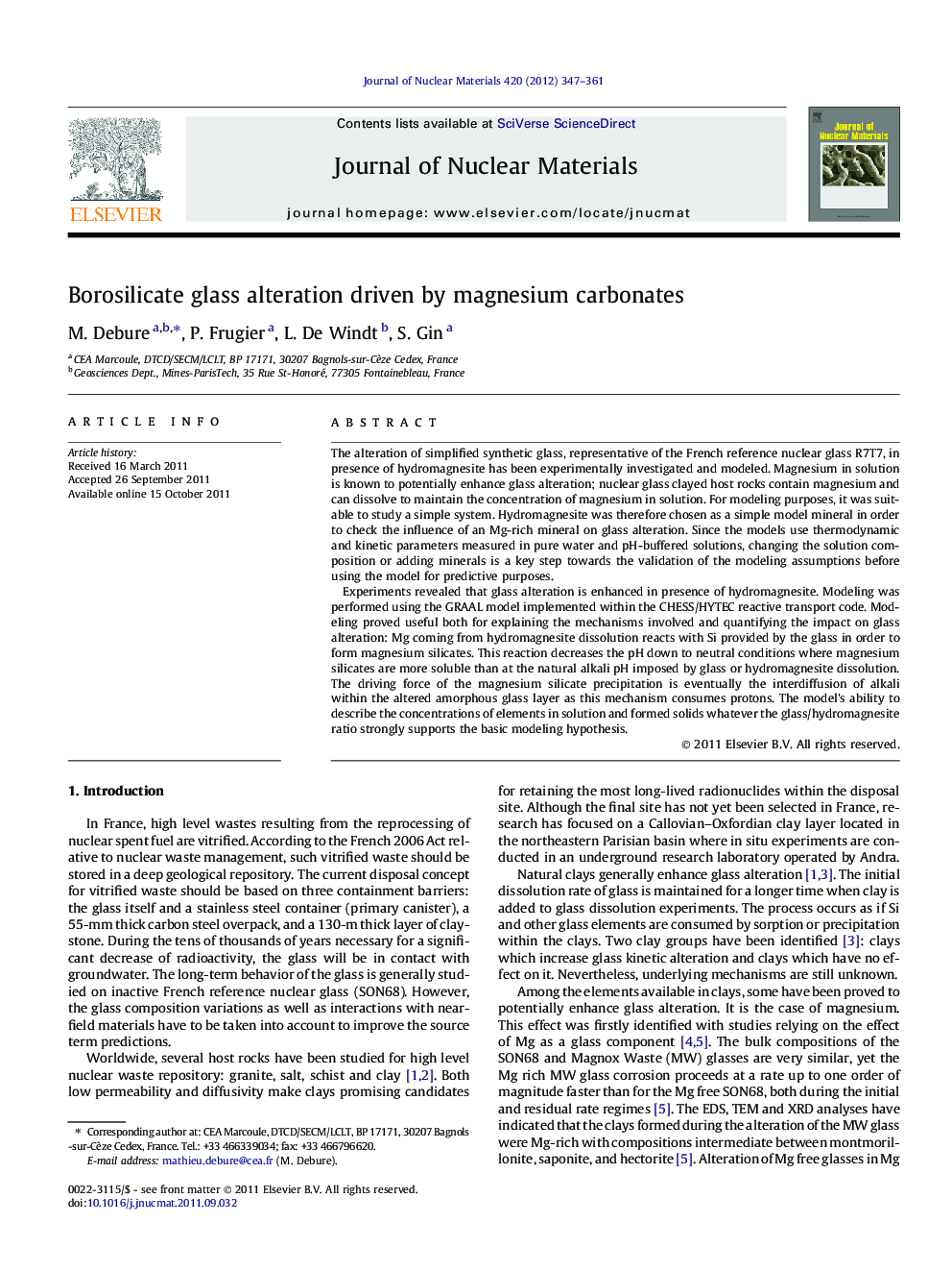 Borosilicate glass alteration driven by magnesium carbonates