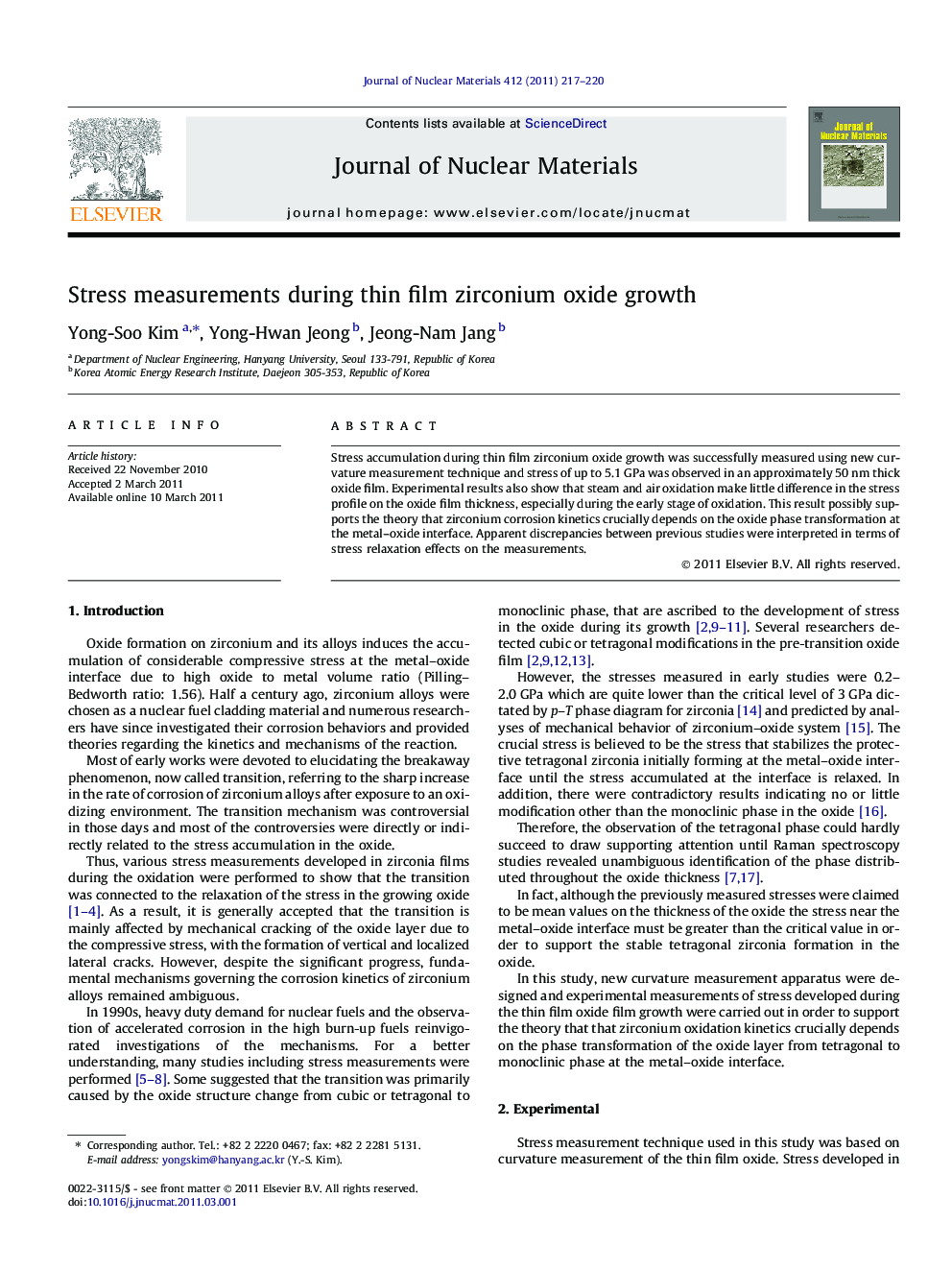 Stress measurements during thin film zirconium oxide growth