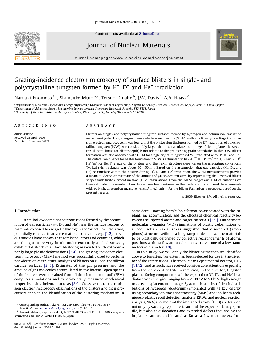 Grazing-incidence electron microscopy of surface blisters in single- and polycrystalline tungsten formed by H+, D+ and He+ irradiation