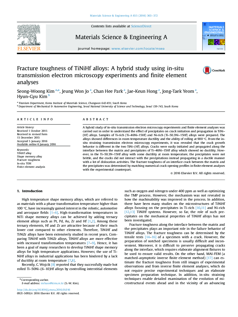 Fracture toughness of TiNiHf alloys: A hybrid study using in-situ transmission electron microscopy experiments and finite element analyses