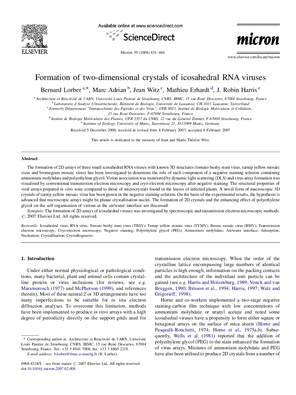 Formation of two-dimensional crystals of icosahedral RNA viruses