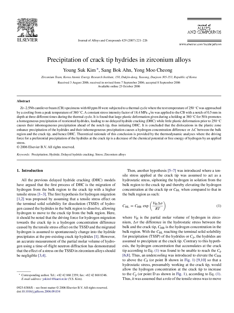 Precipitation of crack tip hydrides in zirconium alloys