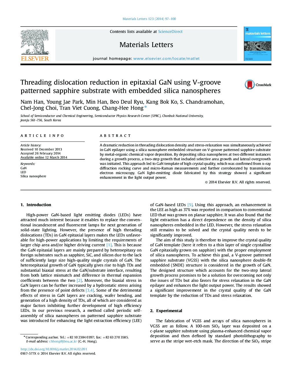 Threading dislocation reduction in epitaxial GaN using V-groove patterned sapphire substrate with embedded silica nanospheres