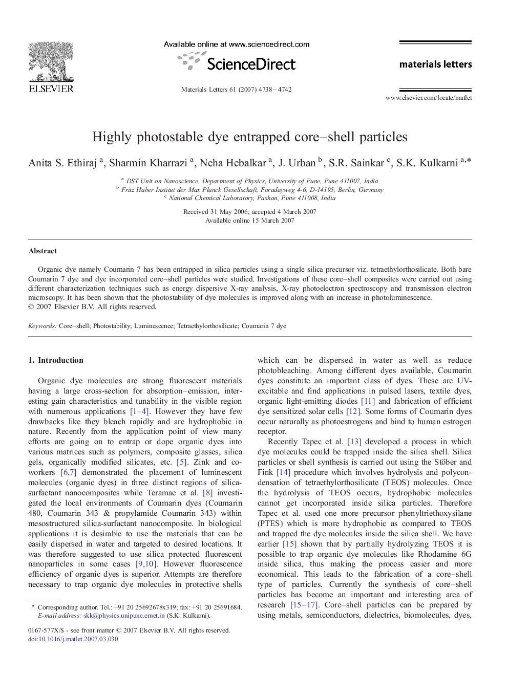 Highly photostable dye entrapped core–shell particles