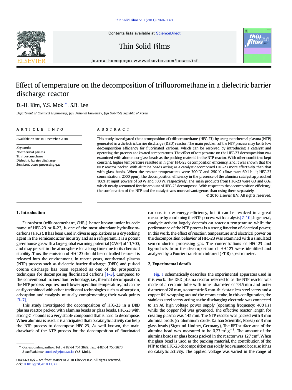 Effect of temperature on the decomposition of trifluoromethane in a dielectric barrier discharge reactor