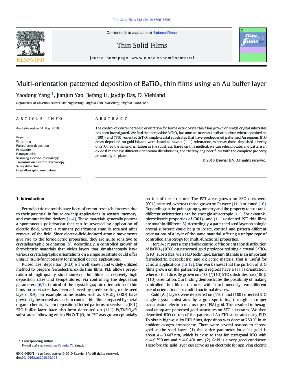 Multi-orientation patterned deposition of BaTiO3 thin films using an Au buffer layer