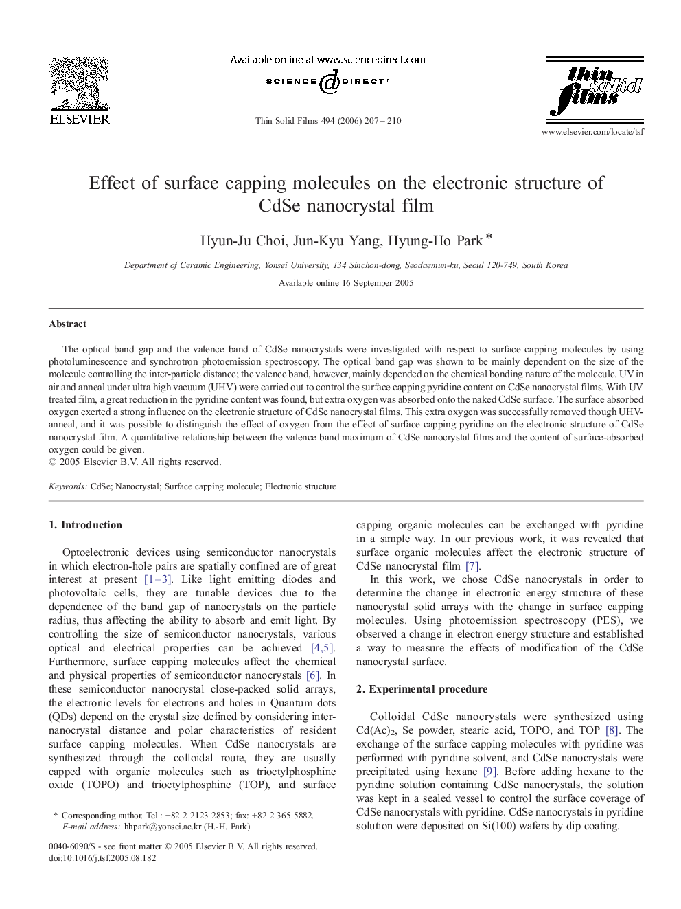 Effect of surface capping molecules on the electronic structure of CdSe nanocrystal film