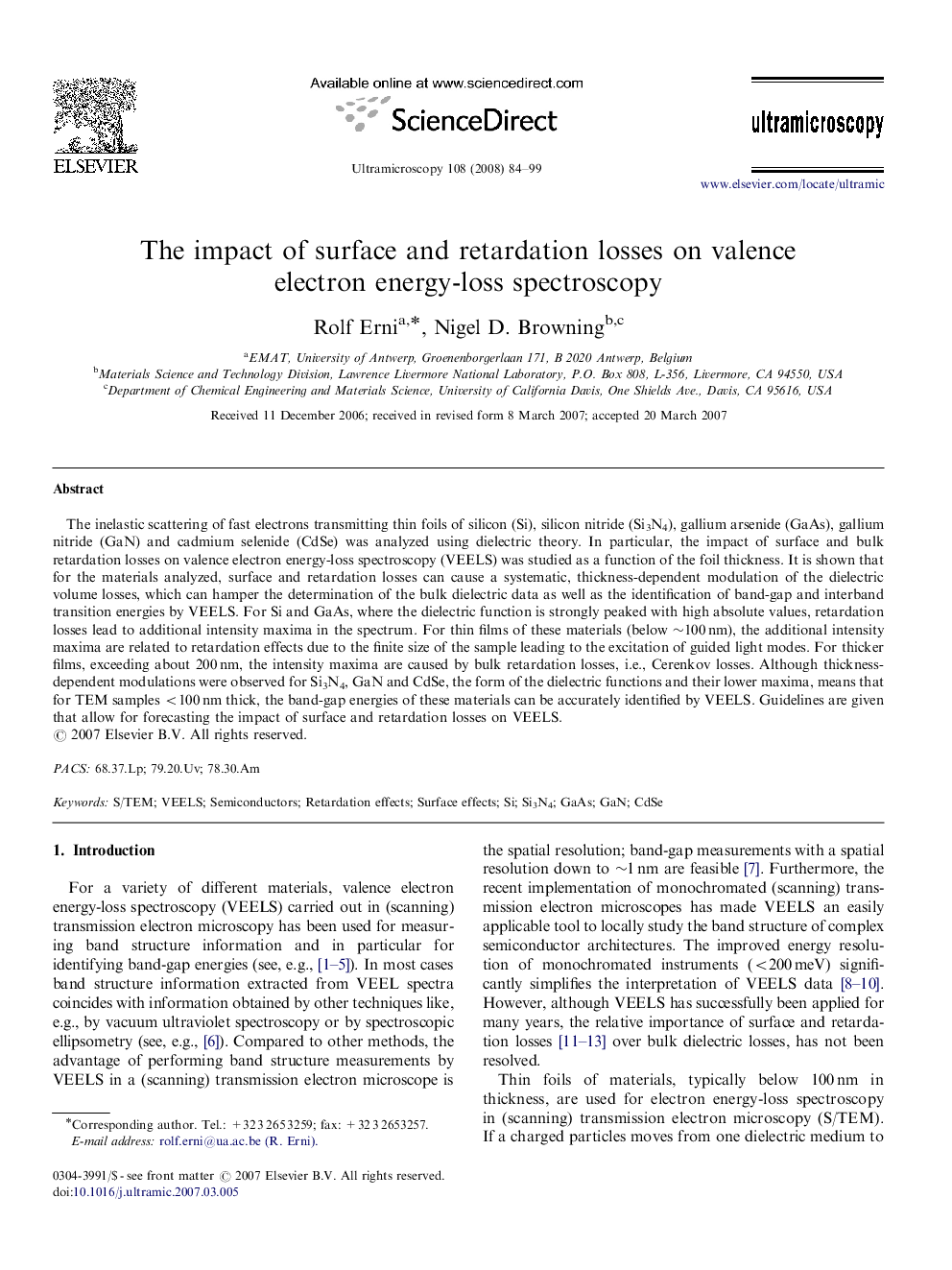 The impact of surface and retardation losses on valence electron energy-loss spectroscopy